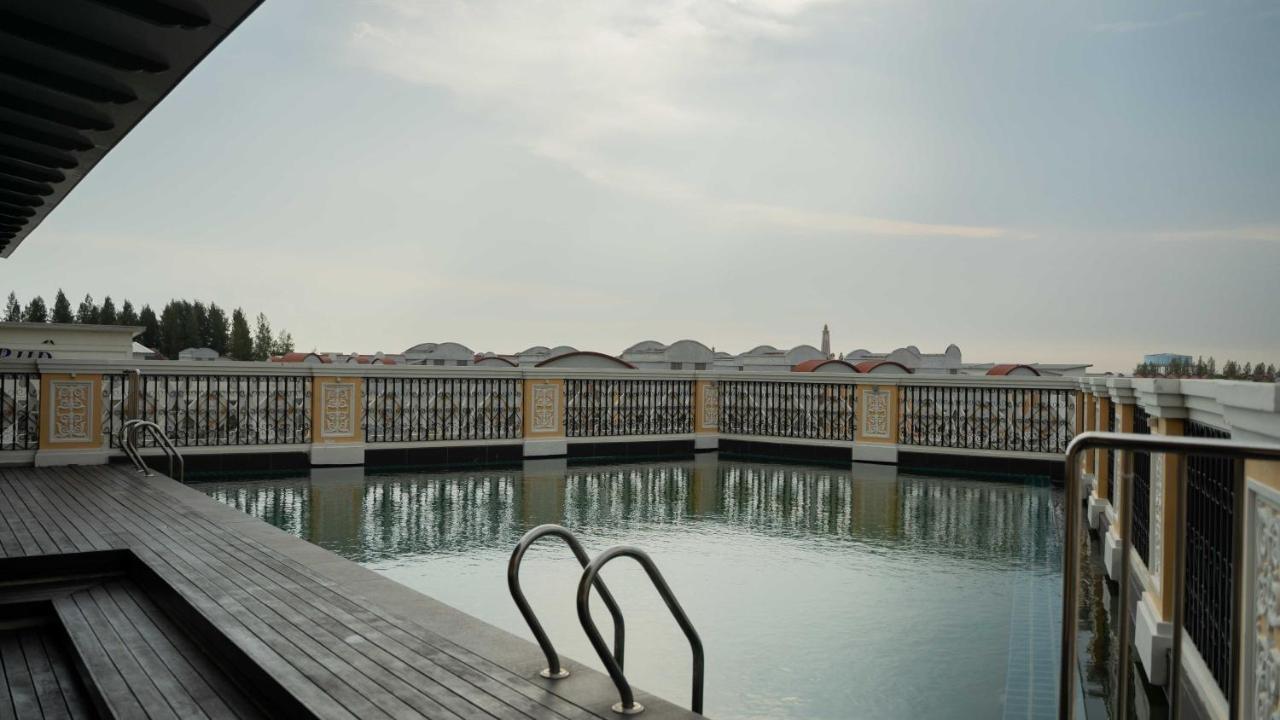 Kaizen Hotel & Suites Melaka Exterior foto