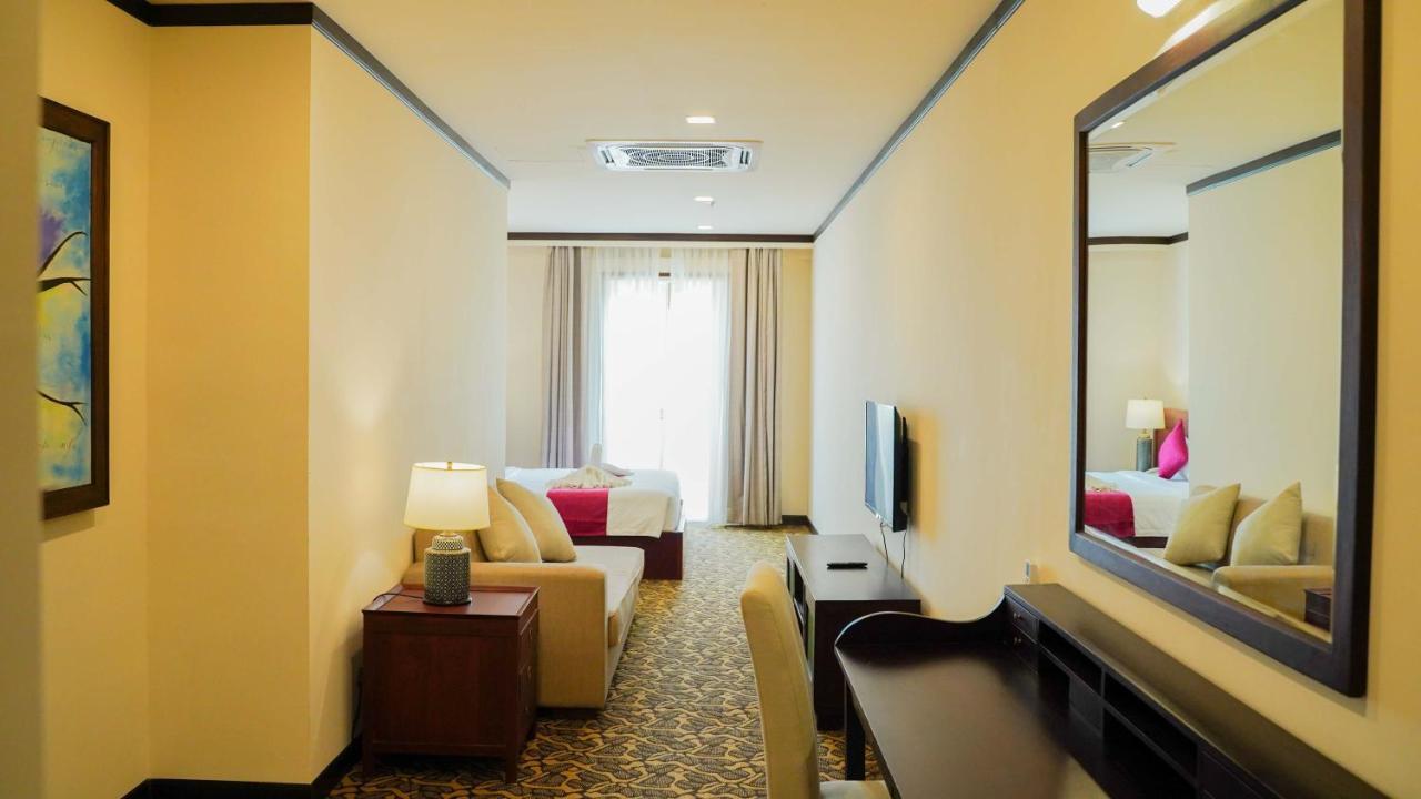 Kaizen Hotel & Suites Melaka Exterior foto